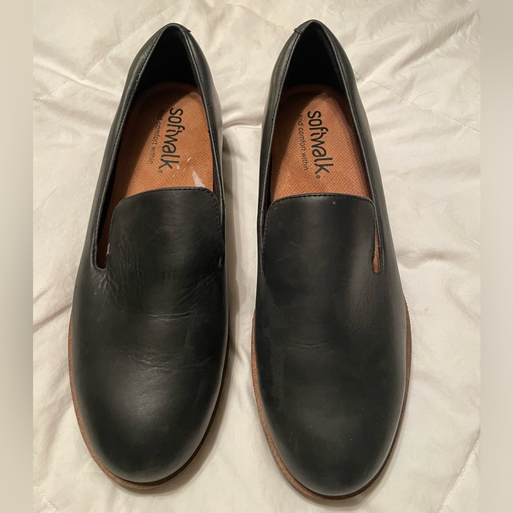 SoftWalk Black Leather Loafers